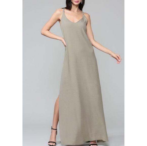 🆕🌿BOUTIQUE MAXI CRISS CROSS SIDE SLIT DRESS🌿 - Picture 2 of 4